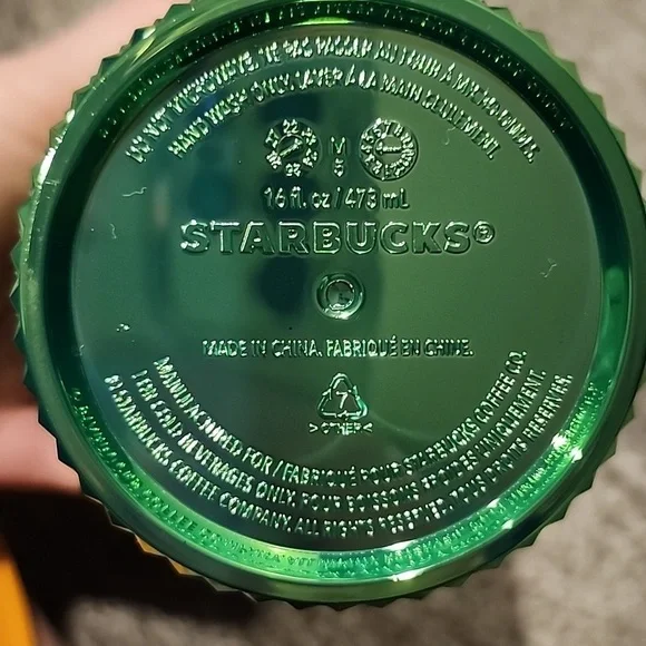 NWOT Starbucks tumbler green 16 oz. Holiday cup with screw on top. - Picture 4 of 6